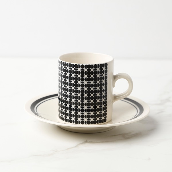 black pattren tea cup